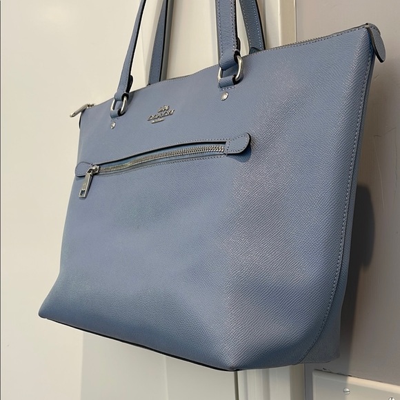 Coach Blue Tote Bag with Structured Design - Picture 2 of 6